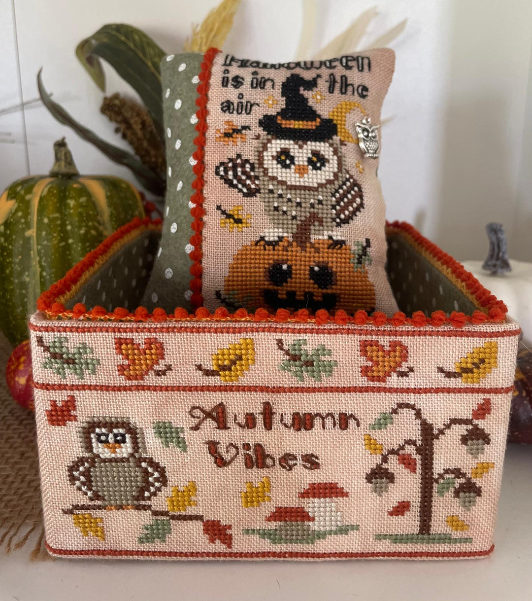 Halloween Vibes Pillow (includes owl charm) | Fairy Wool