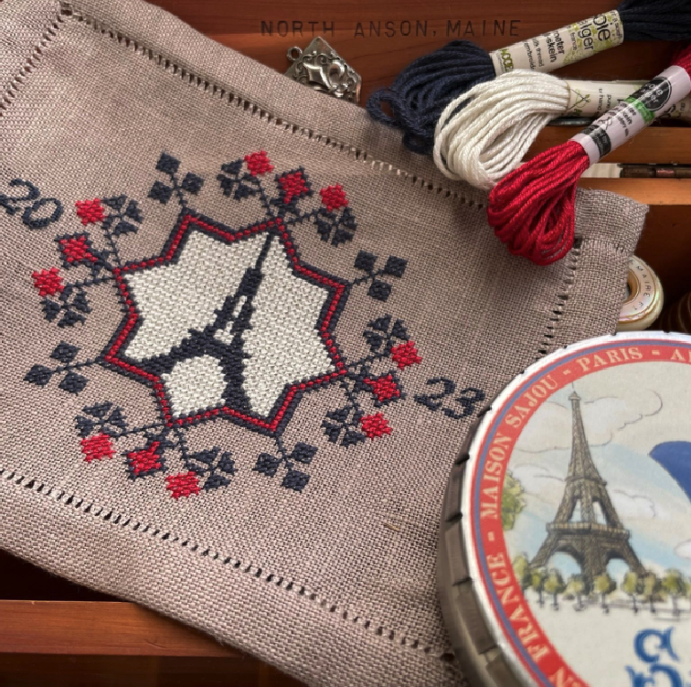 Le Tricolor Sajou Collectible Tin (chart + tin only) | The Elegant Thread