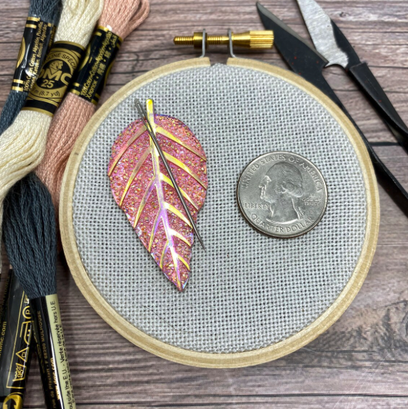 Glitter Leaf Needle Minder - Random Color