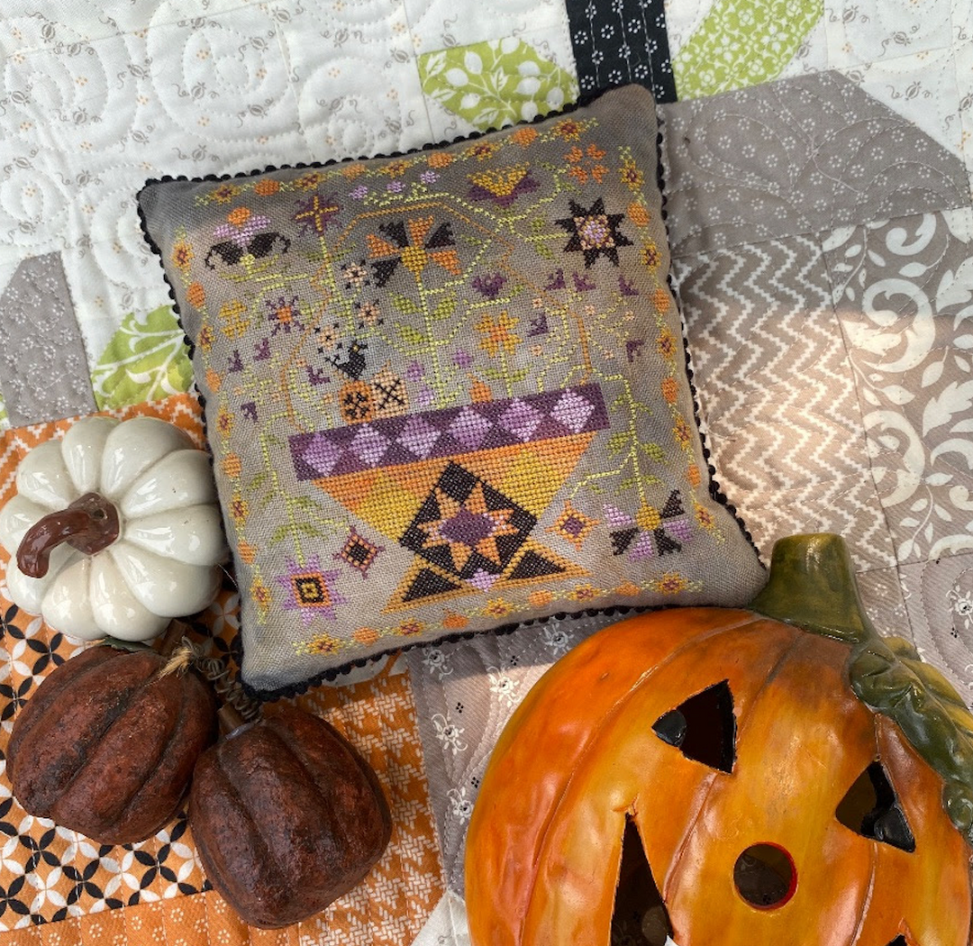 Betsy's Halloween Basket | Pansy Patch Quilts & Stitchery