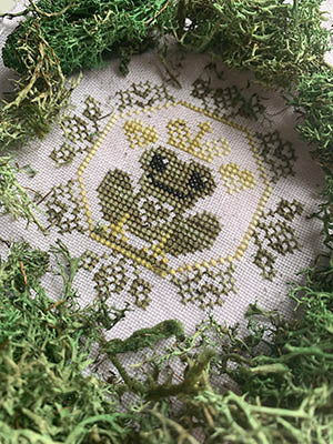 Quirky Quaker Frog | Darling & Whimsy Designs – TopKnot Stitcher Shop