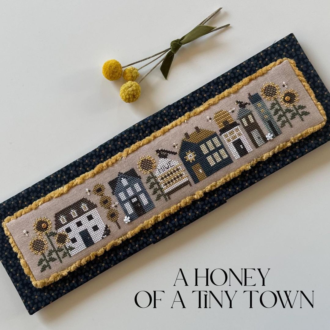 A Honey of a Tiny Town | Heart in Hand