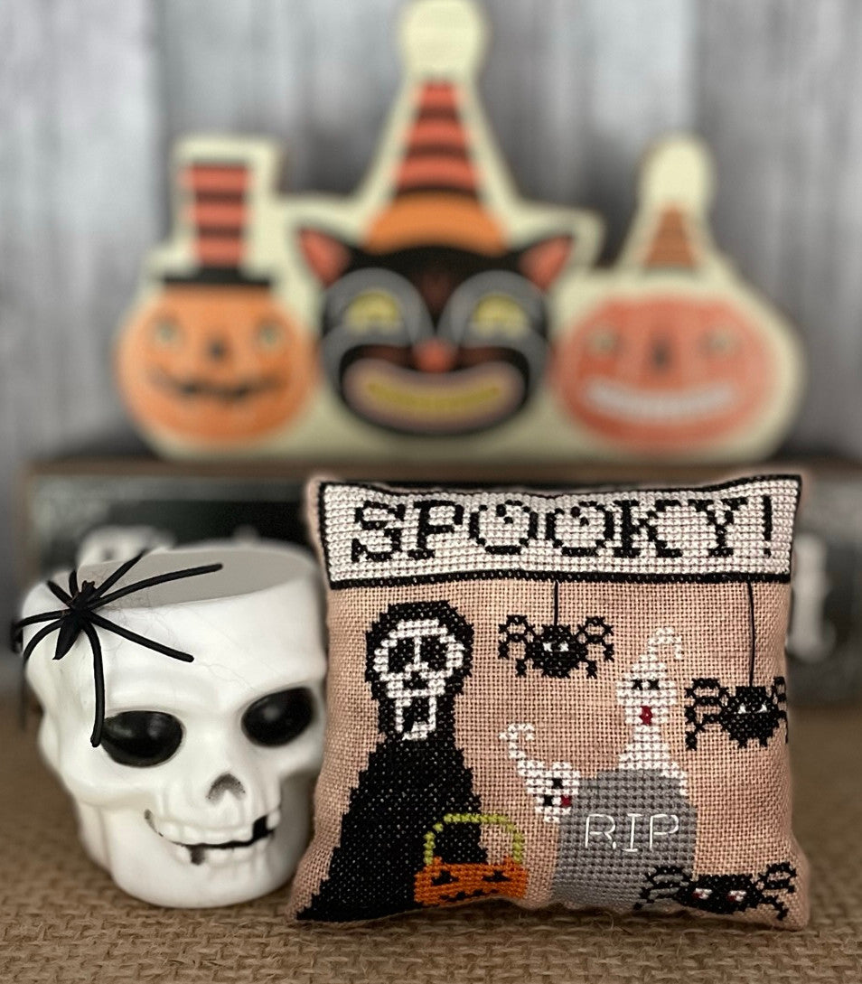 Spooky - Halloween Parade Series | Mani di Donna