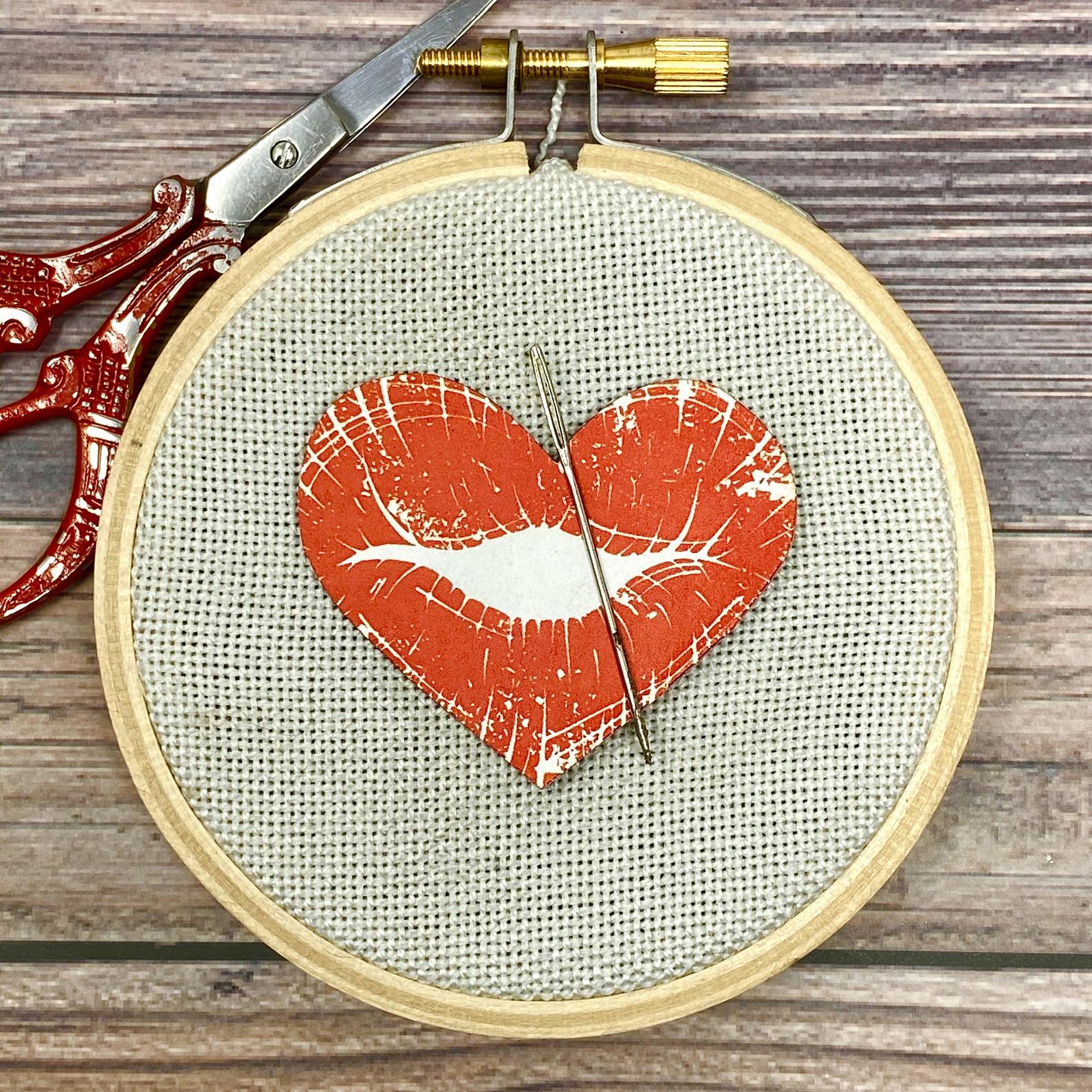 Valentine's Kiss Needle Minder - Lipstick Heart