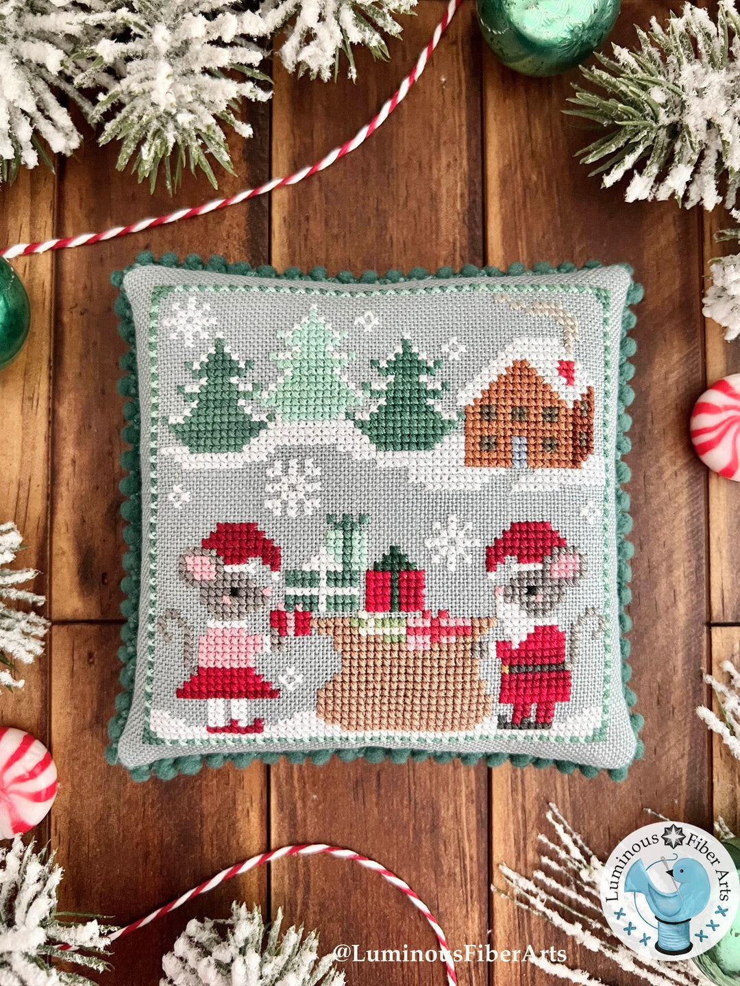 Mousecapades #5 - Filling Santa's Bag | Luminous Fiber Arts